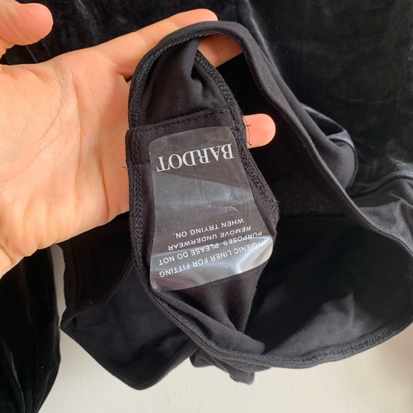 Bardot Bryony Balloon Sleeve Velvet Bodysuit black - Picture 12 of 16